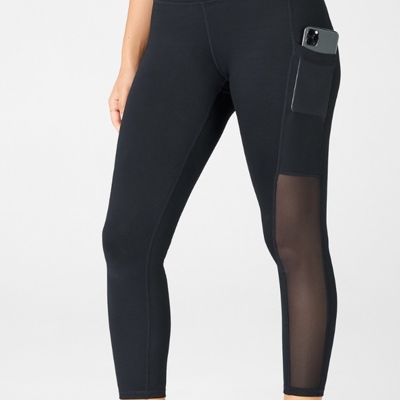 Fabletics Pants - NWT Fabletics Pocket Capri Leggings